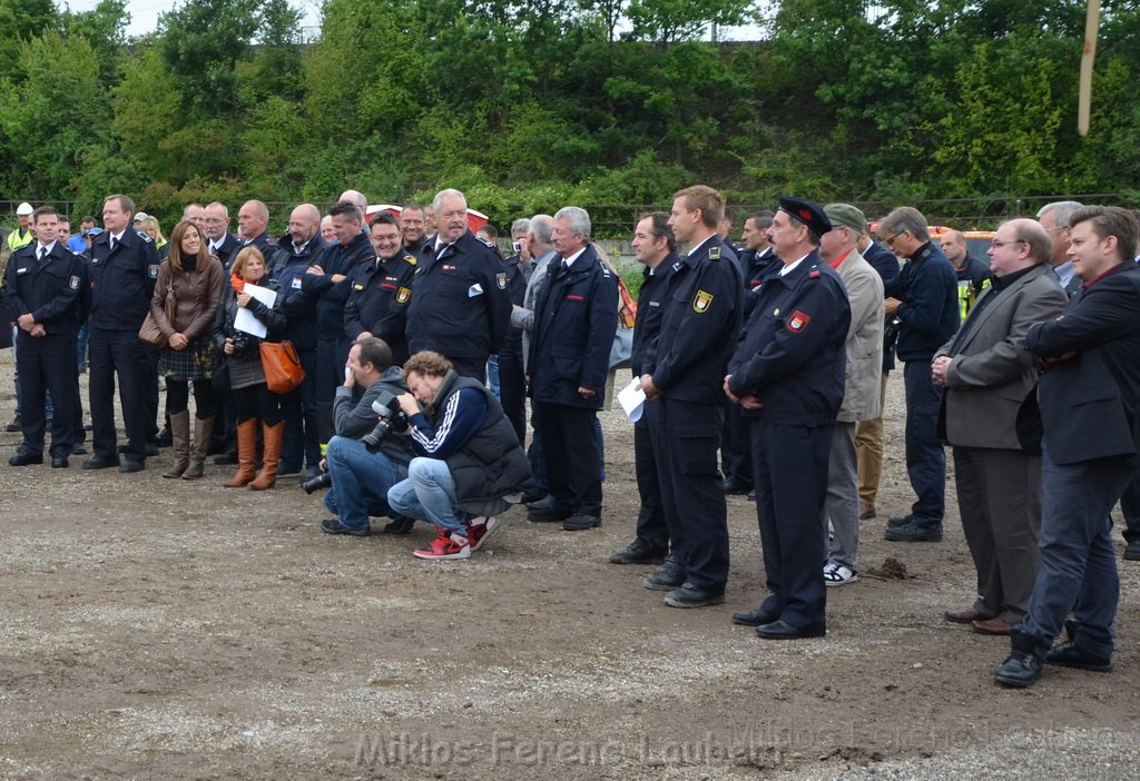 Erster Spatenstich Neues Feuerwehrzentrum Koeln Kalk Gummersbacherstr P087.JPG - Miklos Laubert